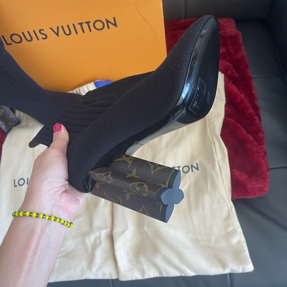 Brand new LV boots - Picture 3 of 4
